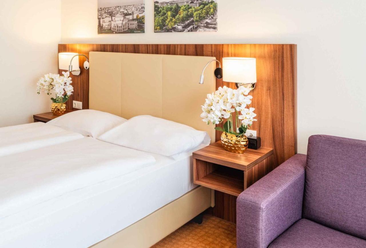 Plaza Premium 4* Wien
