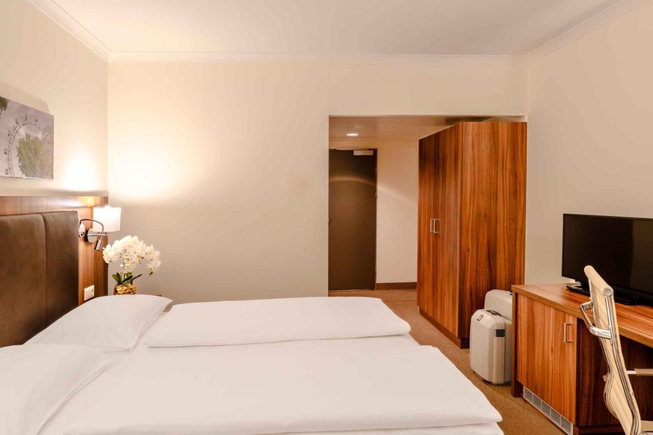 Plaza Premium 4* Vienne